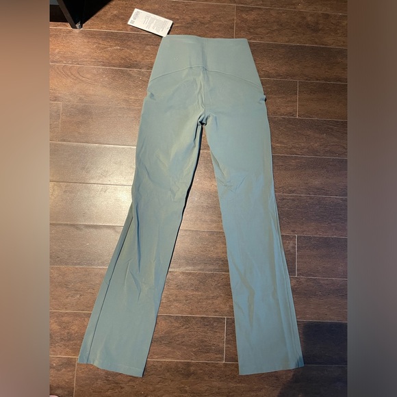 LULULEMON Smooth Fit Pull-On High-Rise Pant
Regular NEW Size 2 in Dark Forest - Picture 8 of 9